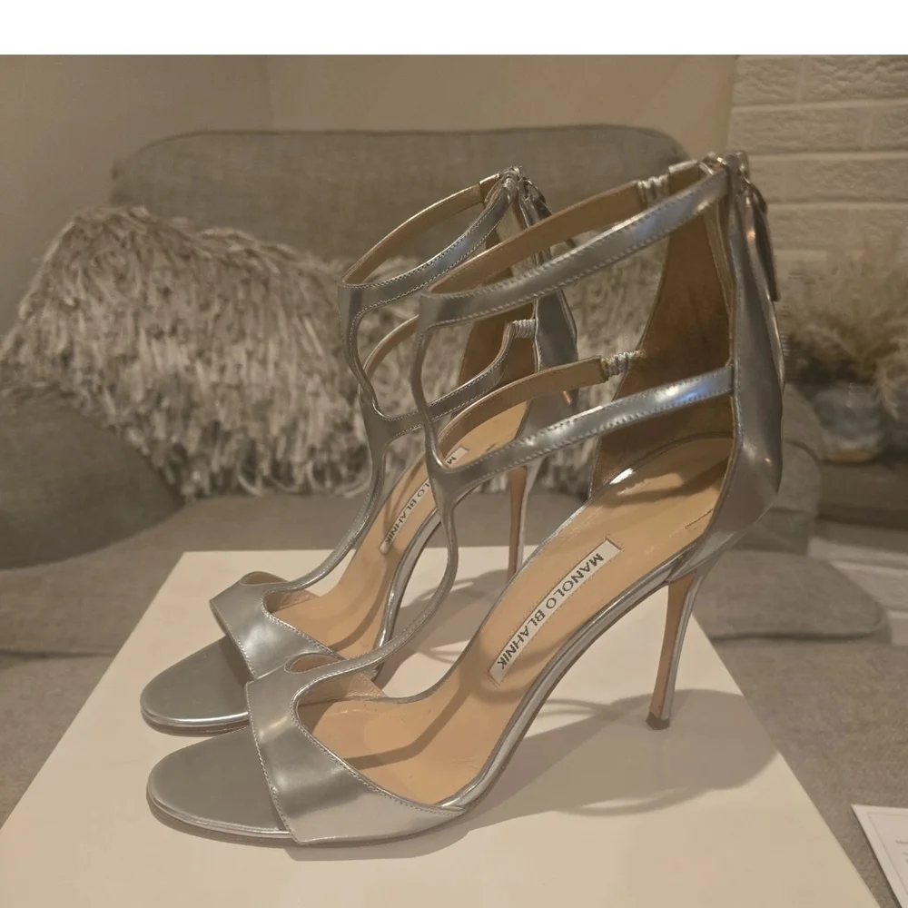 Manolo Blahnik Metallic Silver Heels - Picture 2 of 7